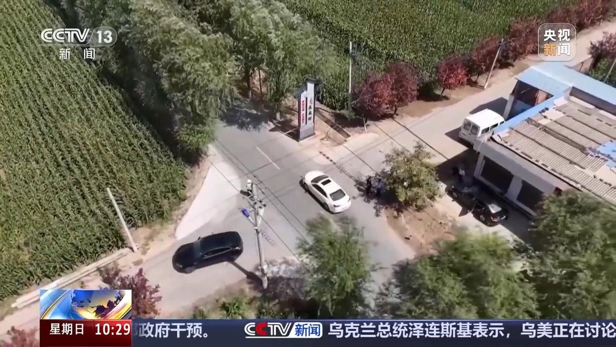 出行提示_無信號燈路口通行規(guī)則_國慶中秋假期交通安全風(fēng)險