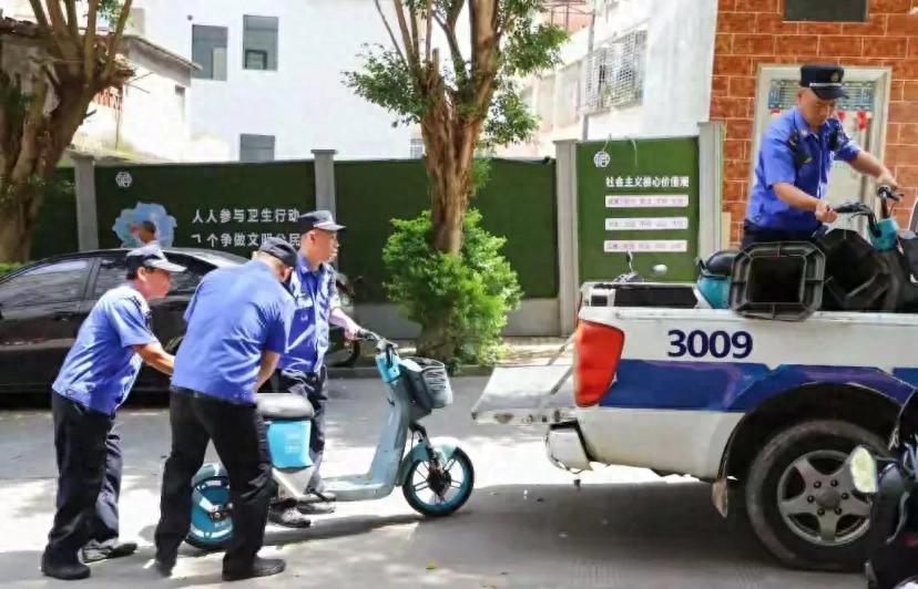中老年出行替代方案_低速電動車禁行政策_(dá)禁行