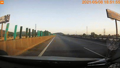 避免開車看手機事故_分心駕駛危害與預防_出行提示