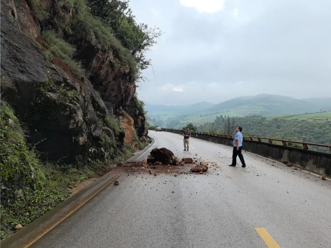 雨季汛期交通安全提示_出行提示_石林縣雨季道路隱患點(diǎn)